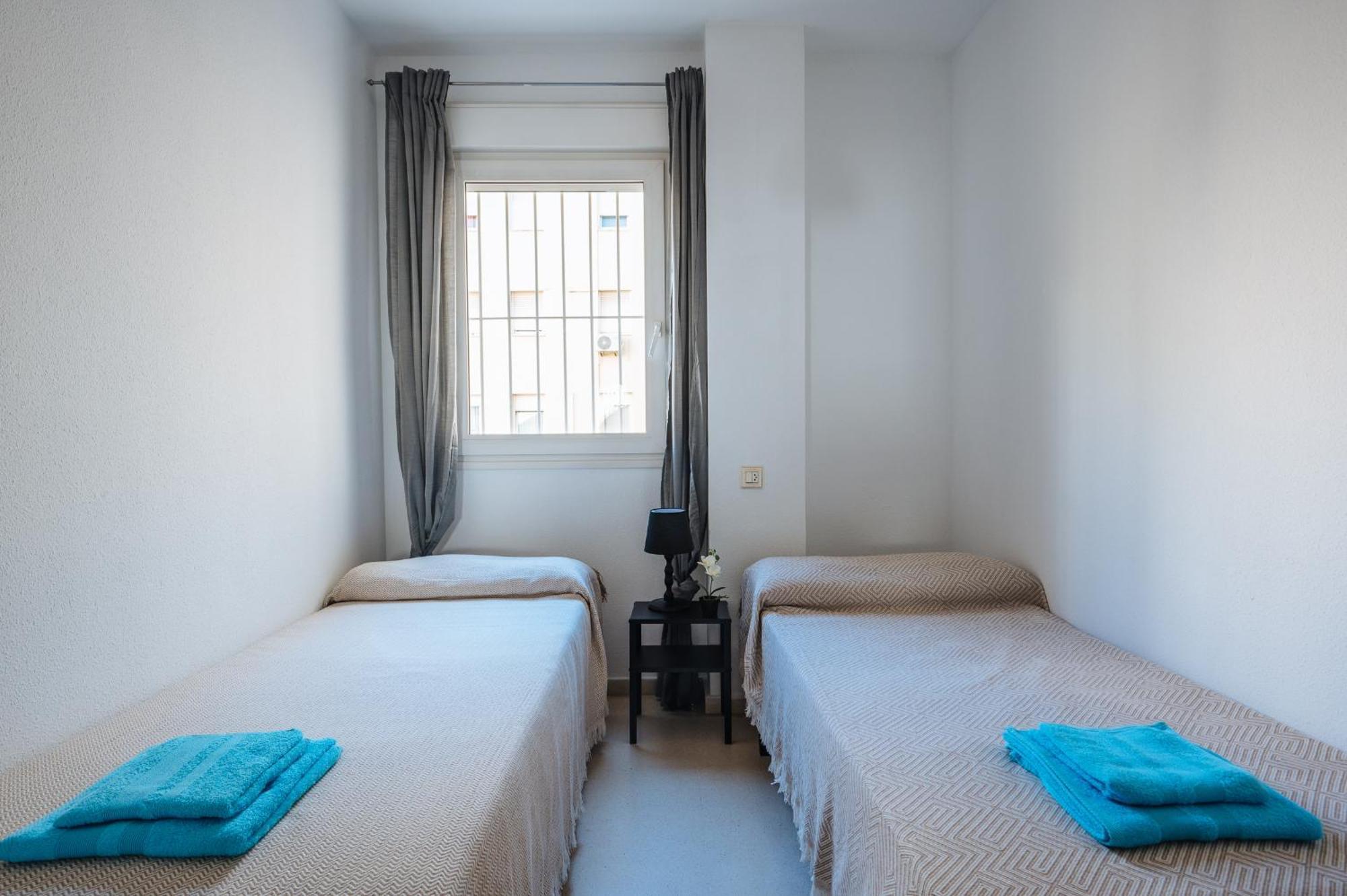 Piso Familiar Virgen Del Rocio Apartment Seville Exterior photo