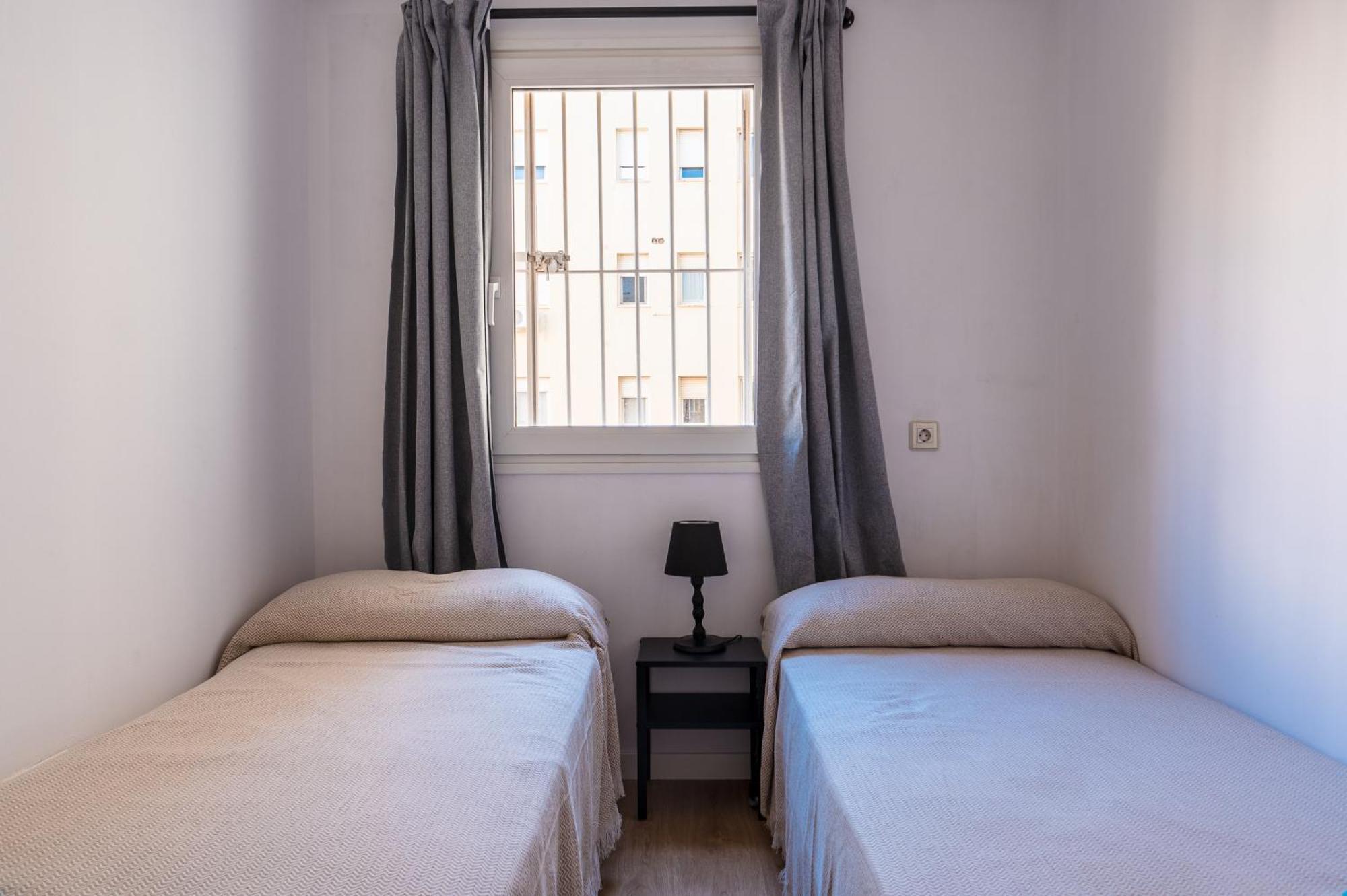 Piso Familiar Virgen Del Rocio Apartment Seville Exterior photo